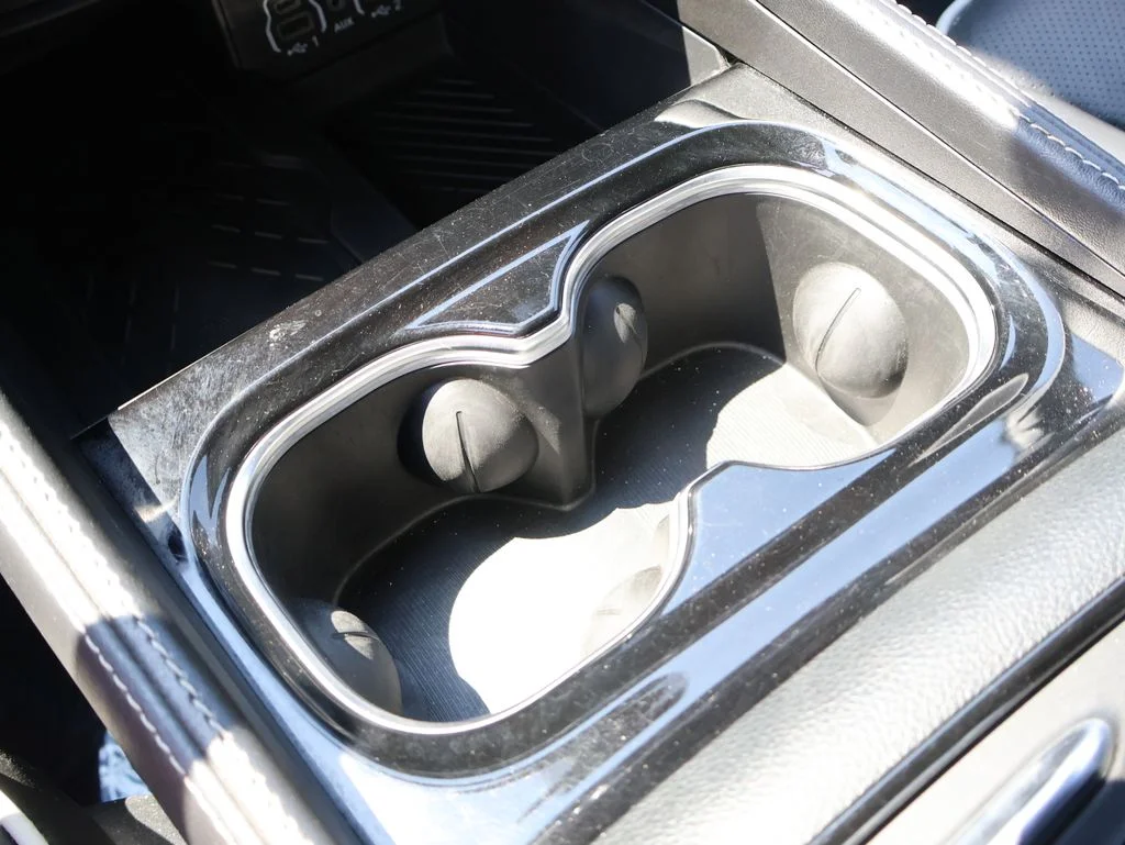 Used 2025 White Chrysler Limited image 40