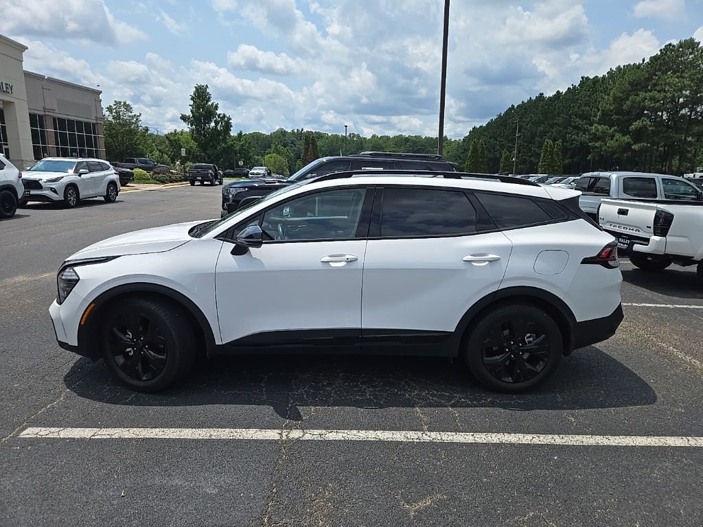 Used 2025 White Kia X-Line image 5