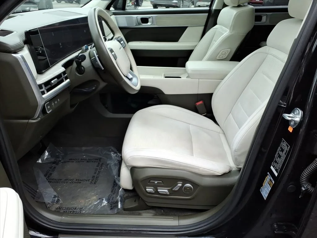 Used 2024 Black Hyundai Calligraphy image 4