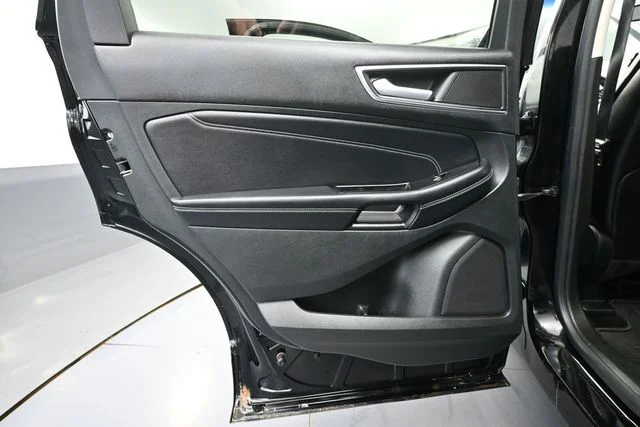 Used 2016 Black Ford Titanium image 27