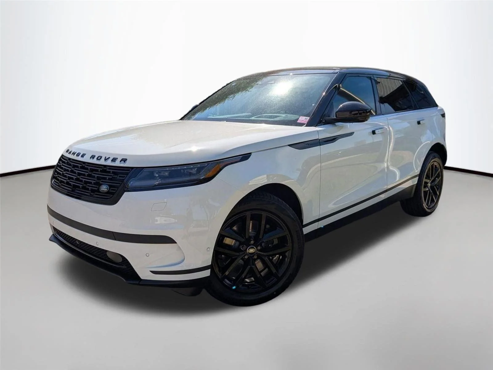 2026 Land Rover Range Rover Velar P250 S's photo
