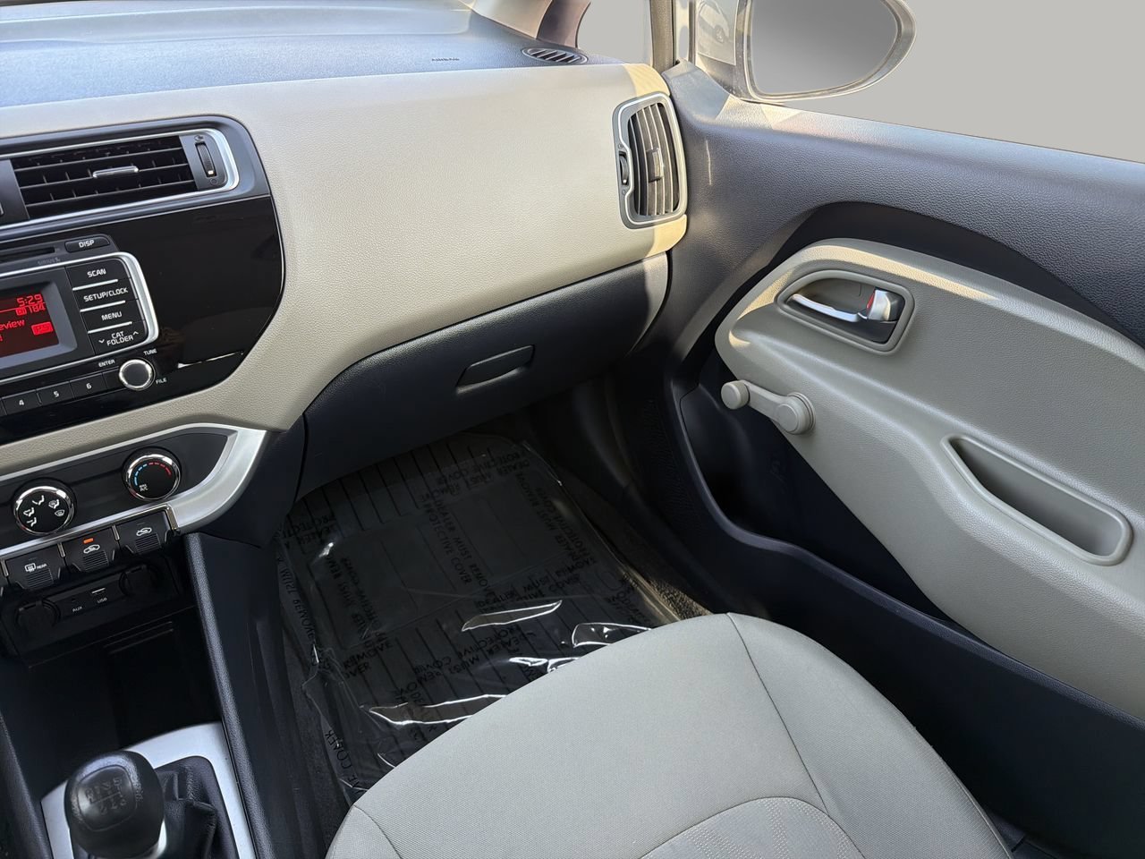 Used 2016 Bright Silver Metallic Kia LX image 15