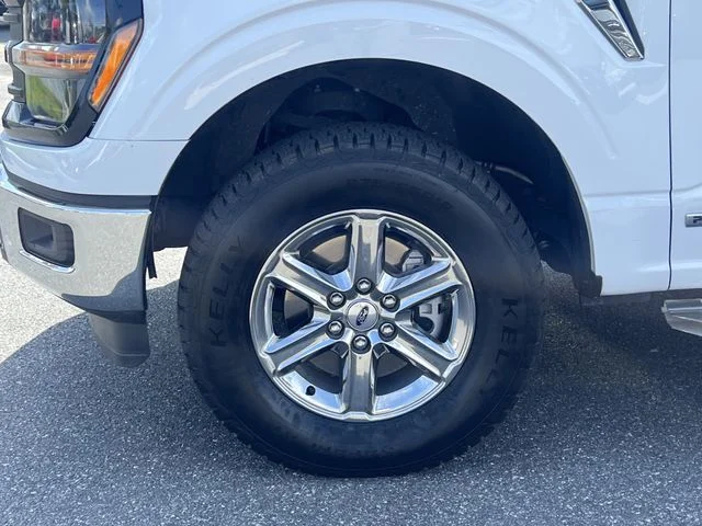 Certified Used 2024 Oxford White Ford XLT image 10