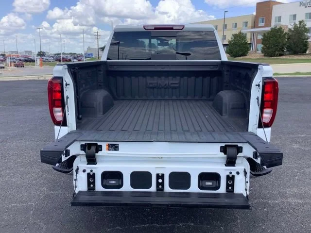 2025 GMC Sierra 1500 SLE - Photo 13