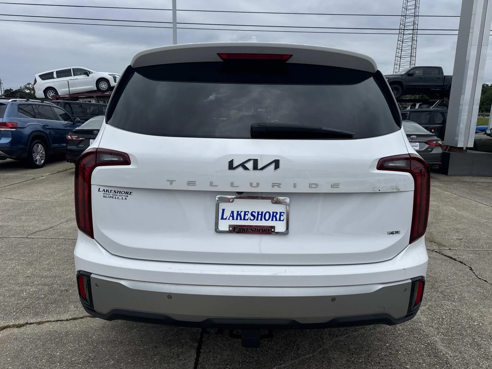 Used 2023 Glacial White Pearl Kia LX AWD image 6