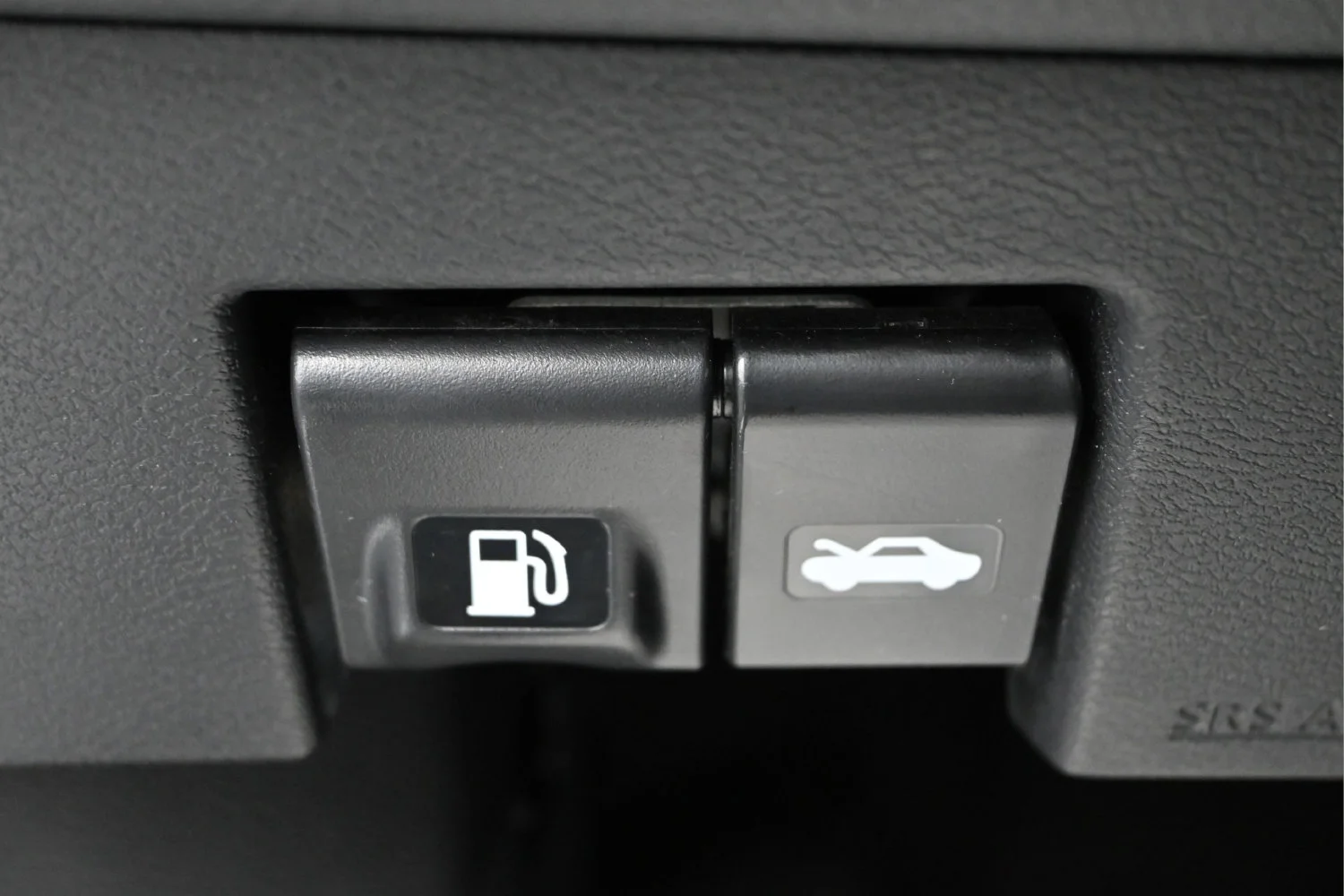 Used 2025 Silver Nissan SV image 16
