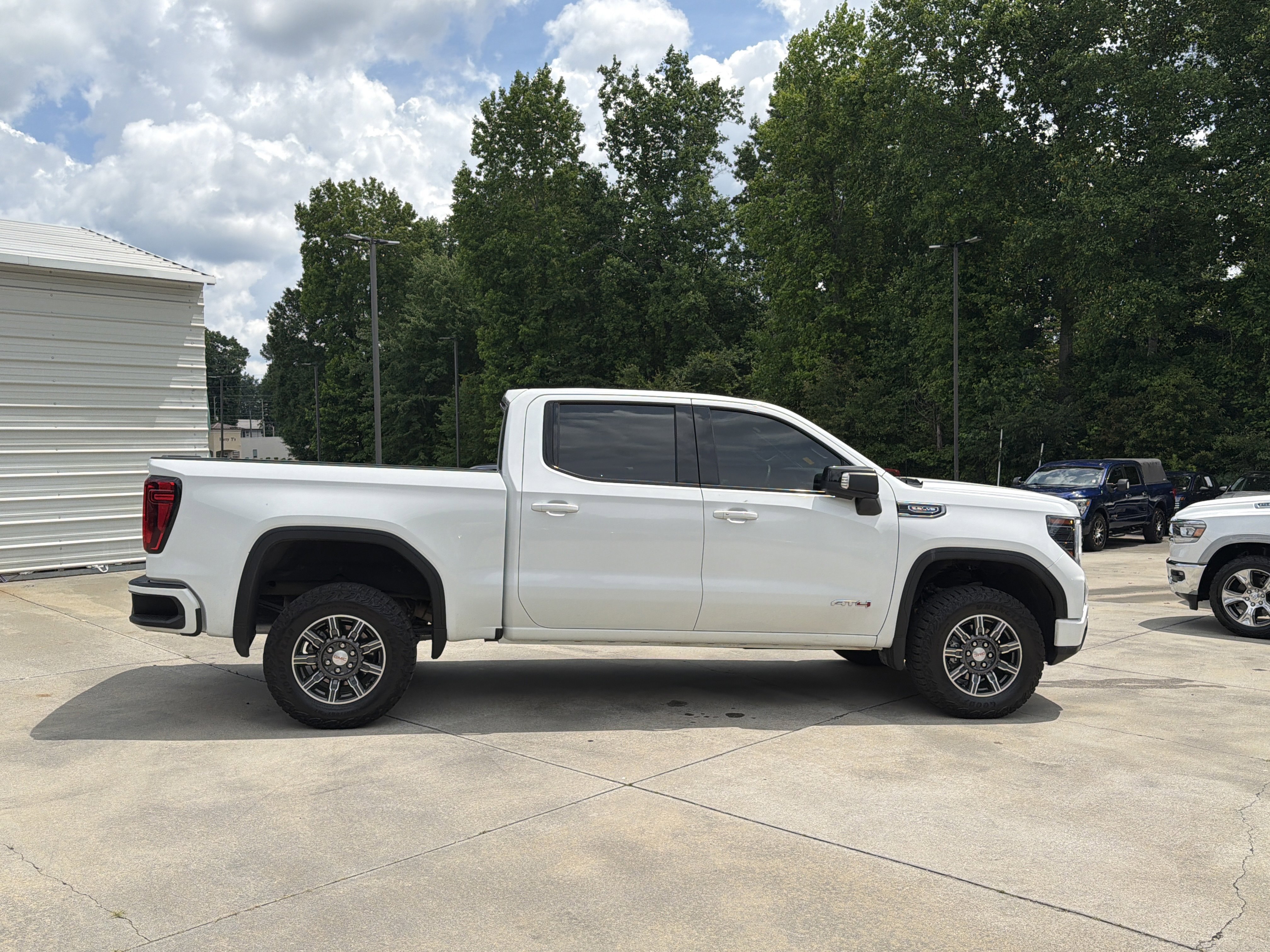 Used 2025 Summit White GMC AT4 image 9