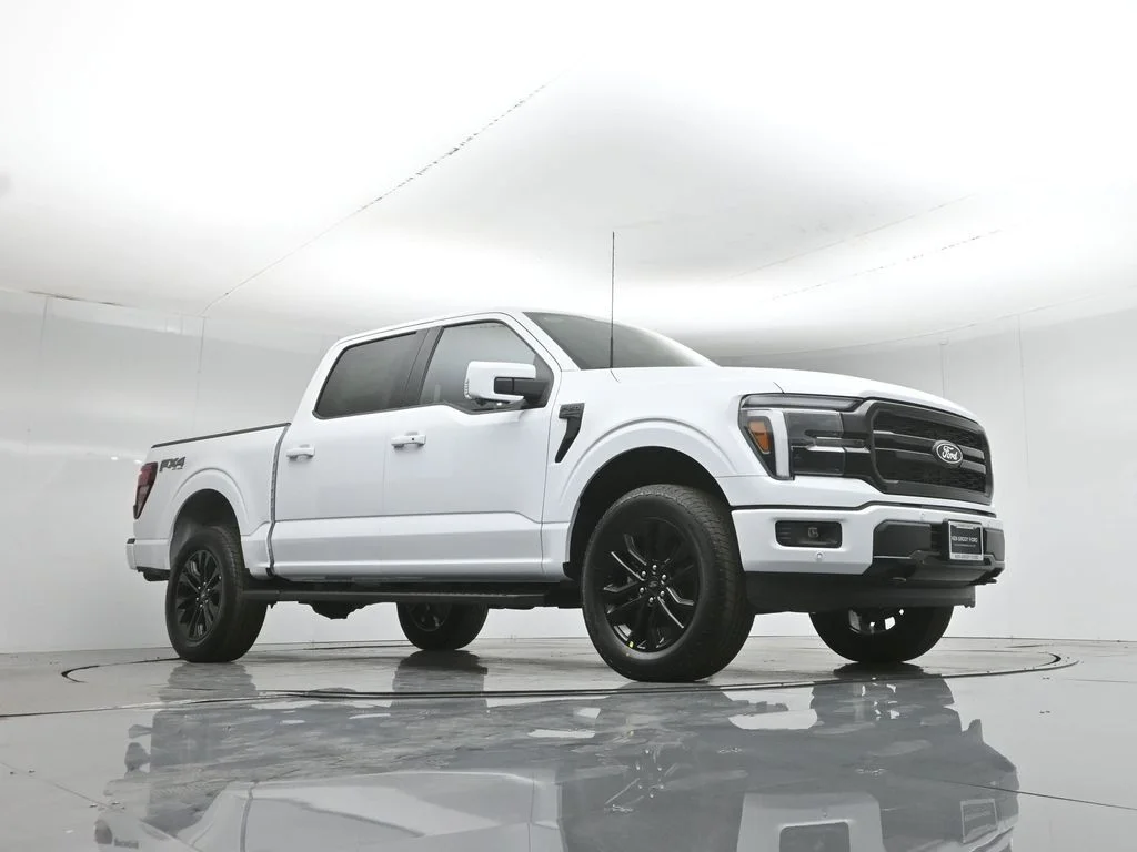 New 2026 Oxford White Ford Lariat image 3