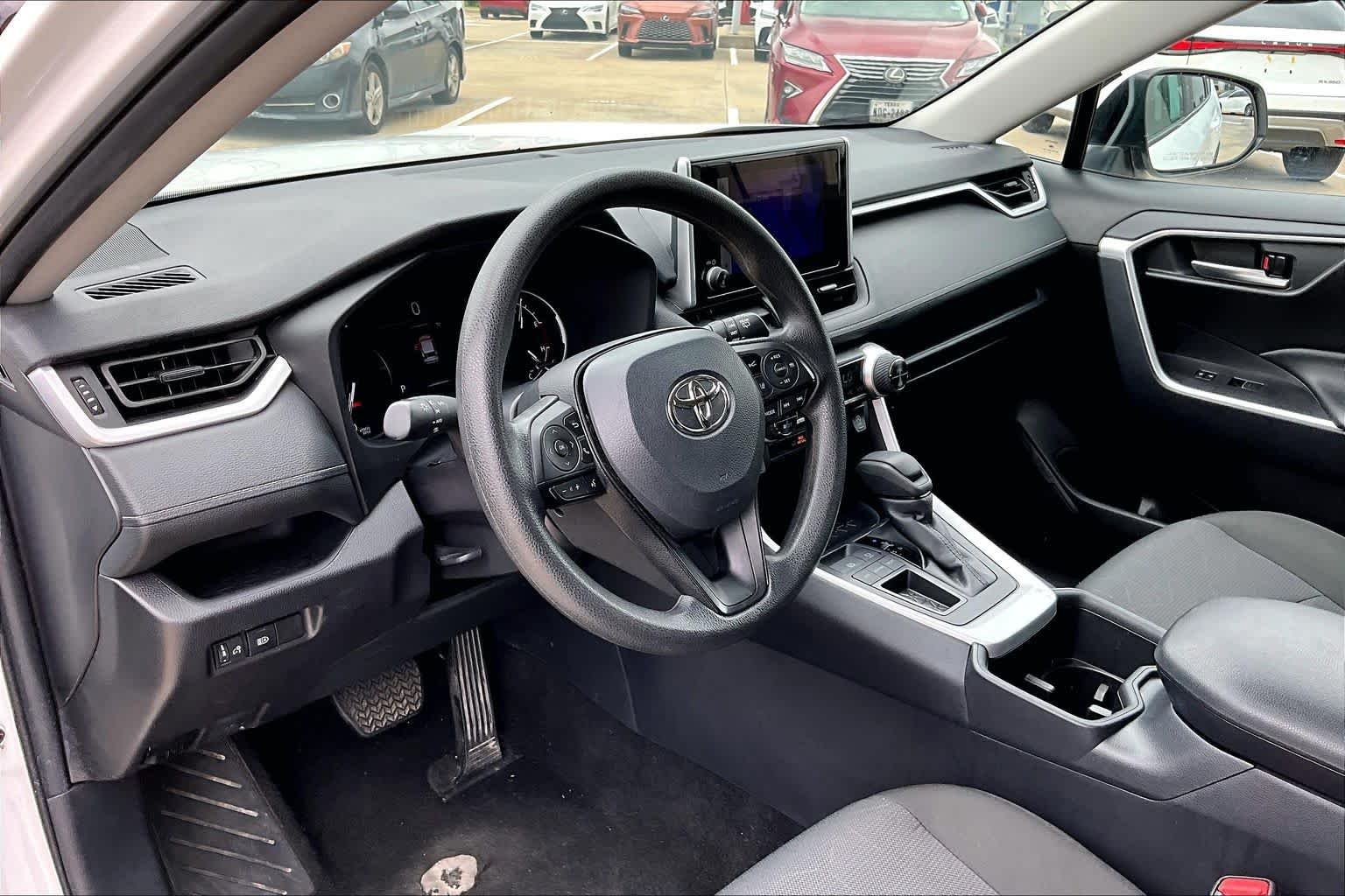 Used 2025 Ice Cap Toyota XLE image 18