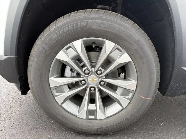 New 2027 Summit White Chevrolet LT image 30