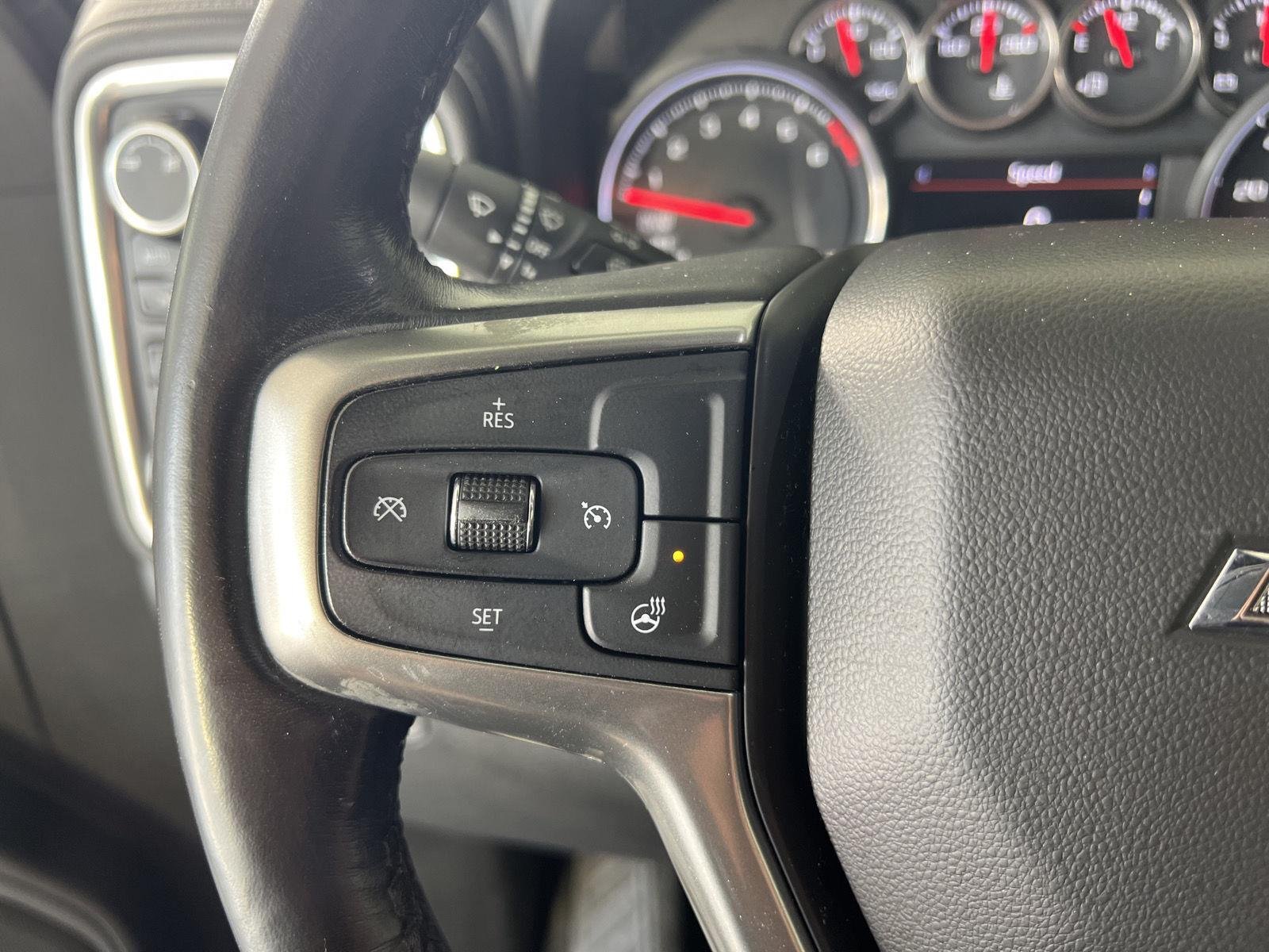 Used 2019 BLACK Chevrolet RST image 11