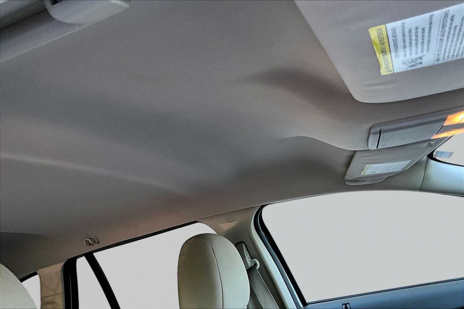 Used 2013 White Suede Ford SE image 14