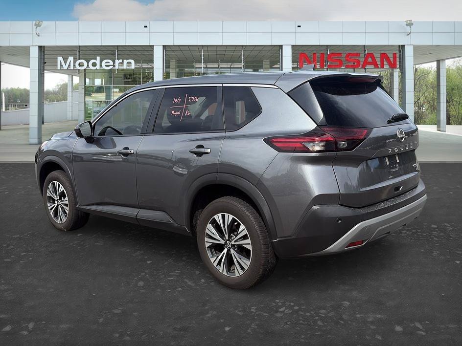 Used 2023 Gun Metallic Nissan SV image 3