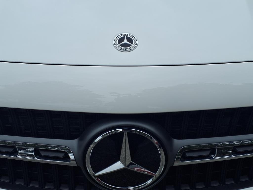 Certified Used 2026 Polar White Mercedes-Benz GLA 250 image 3