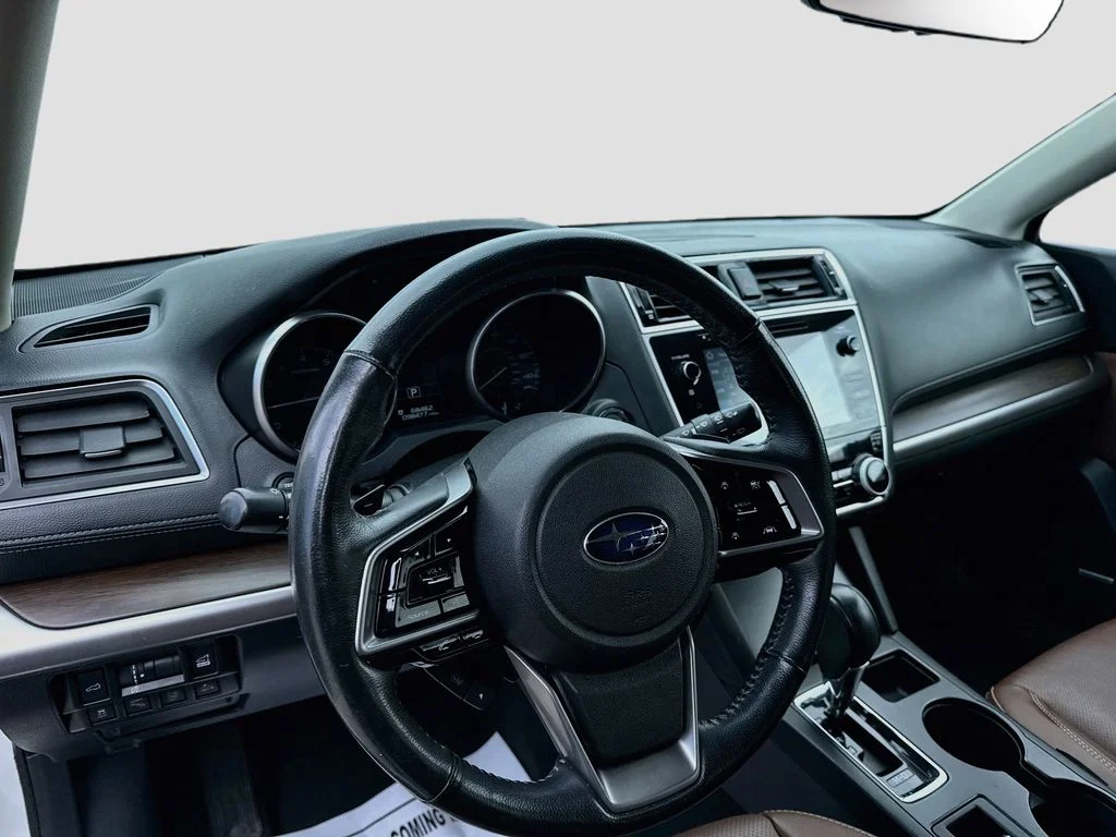 Used 2018 White Subaru 2.5i image 9