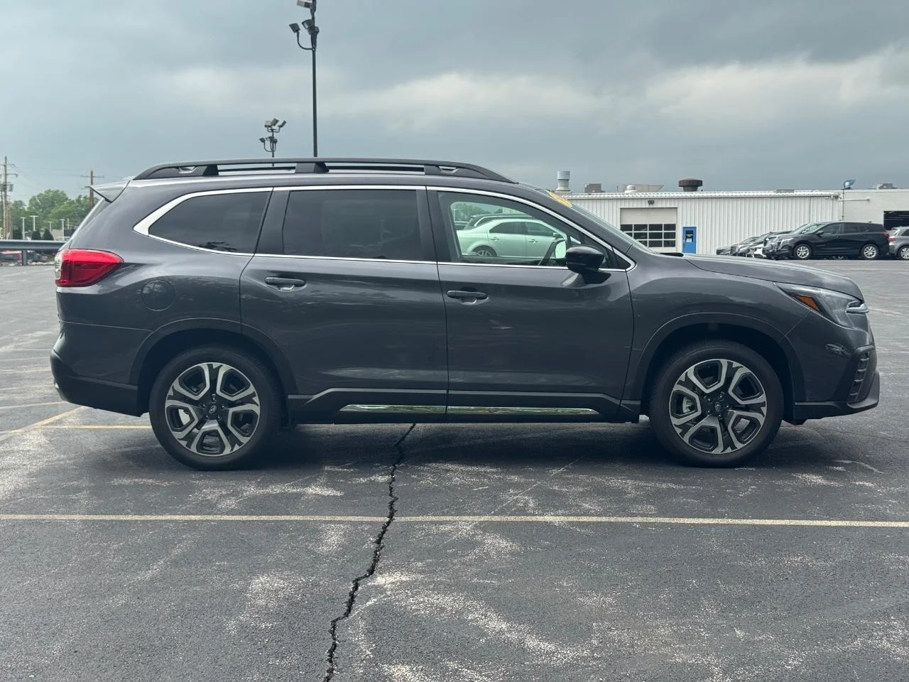 Used 2025 Magnetite Gray Metallic Subaru Limited 7-Passenger image 3
