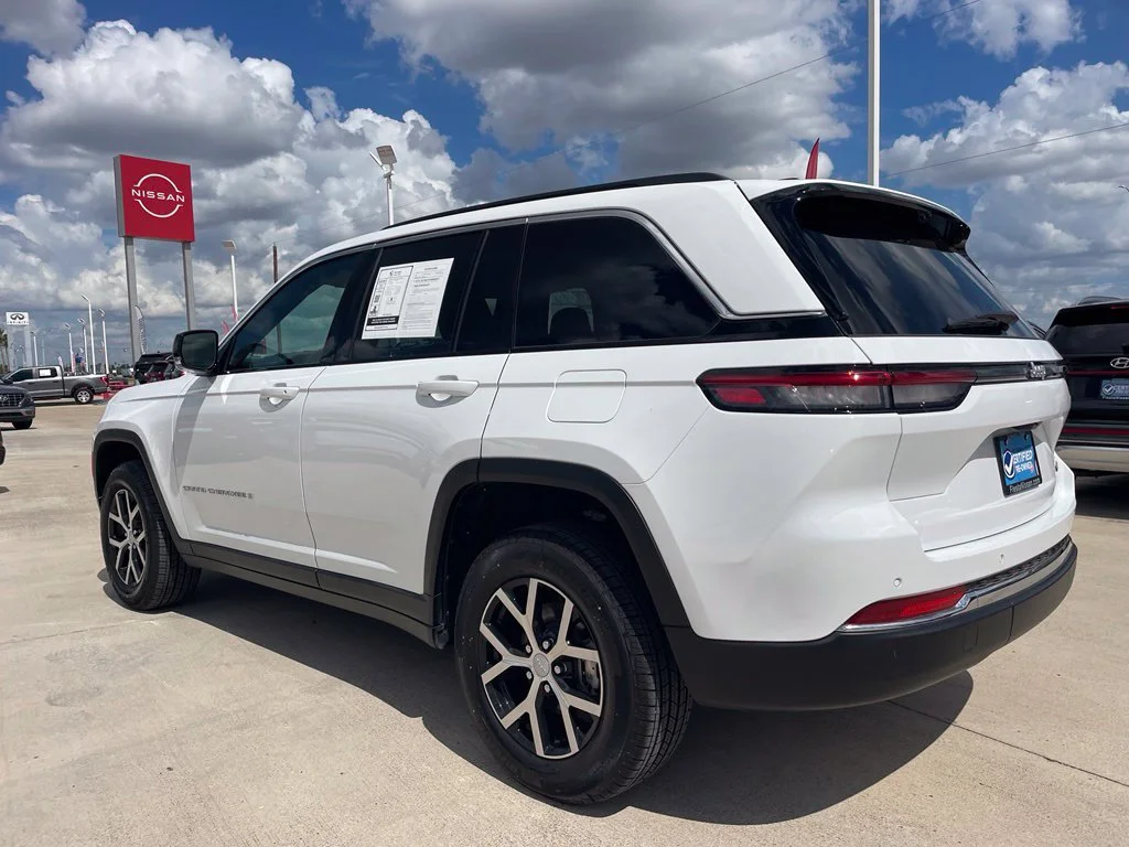Used 2025 White Jeep Limited image 6
