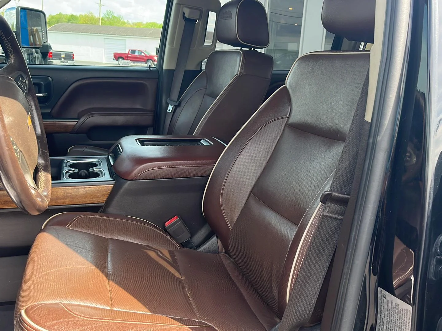 Used 2019 BLACK Chevrolet High Country image 21