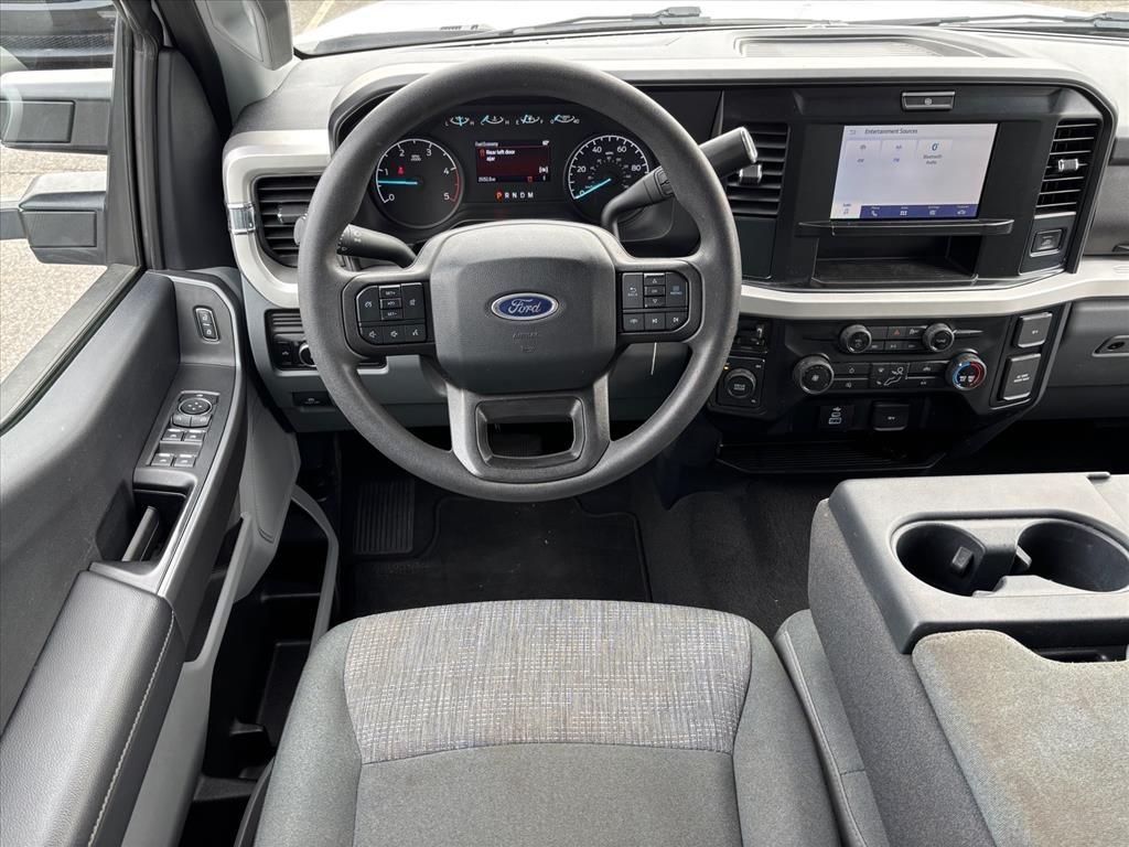 Used 2025 Oxford White Ford XLT image 14
