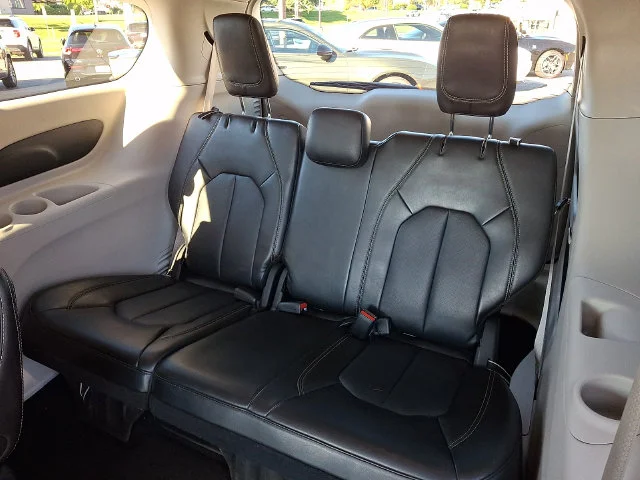 Used 2024 White Chrysler Touring L image 12
