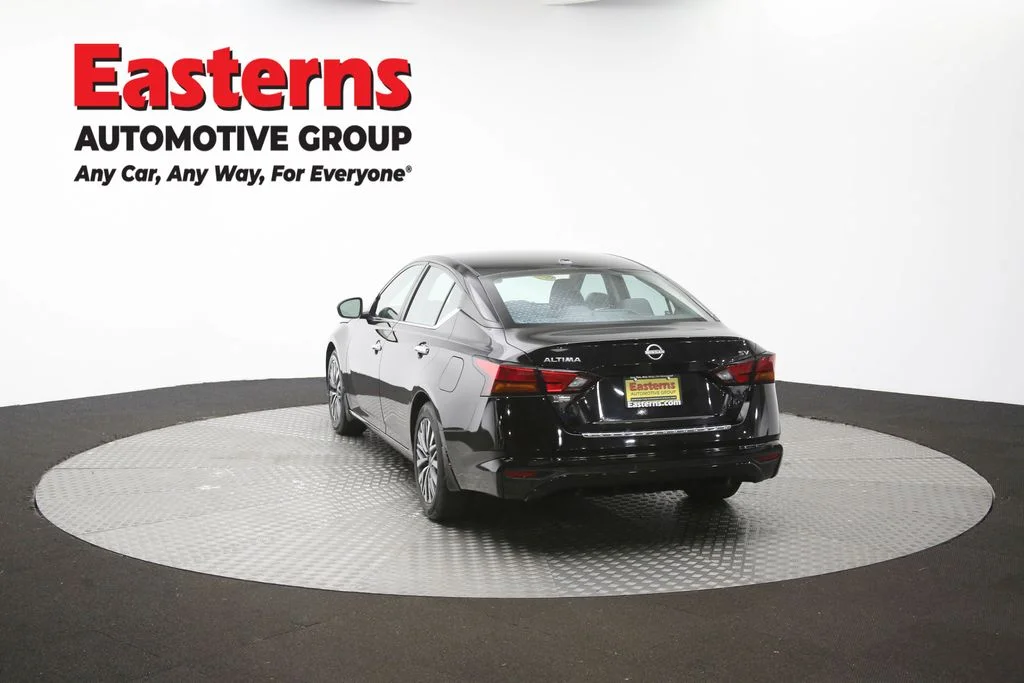 Used 2023 Black Nissan 2.5 SV image 65