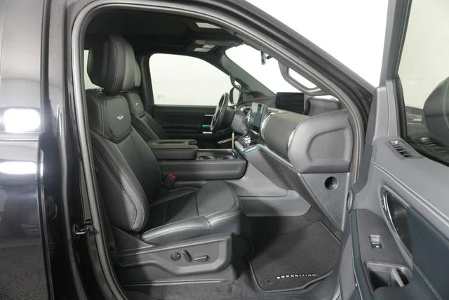 New 2027 Agate Black Metallic Ford Platinum image 33