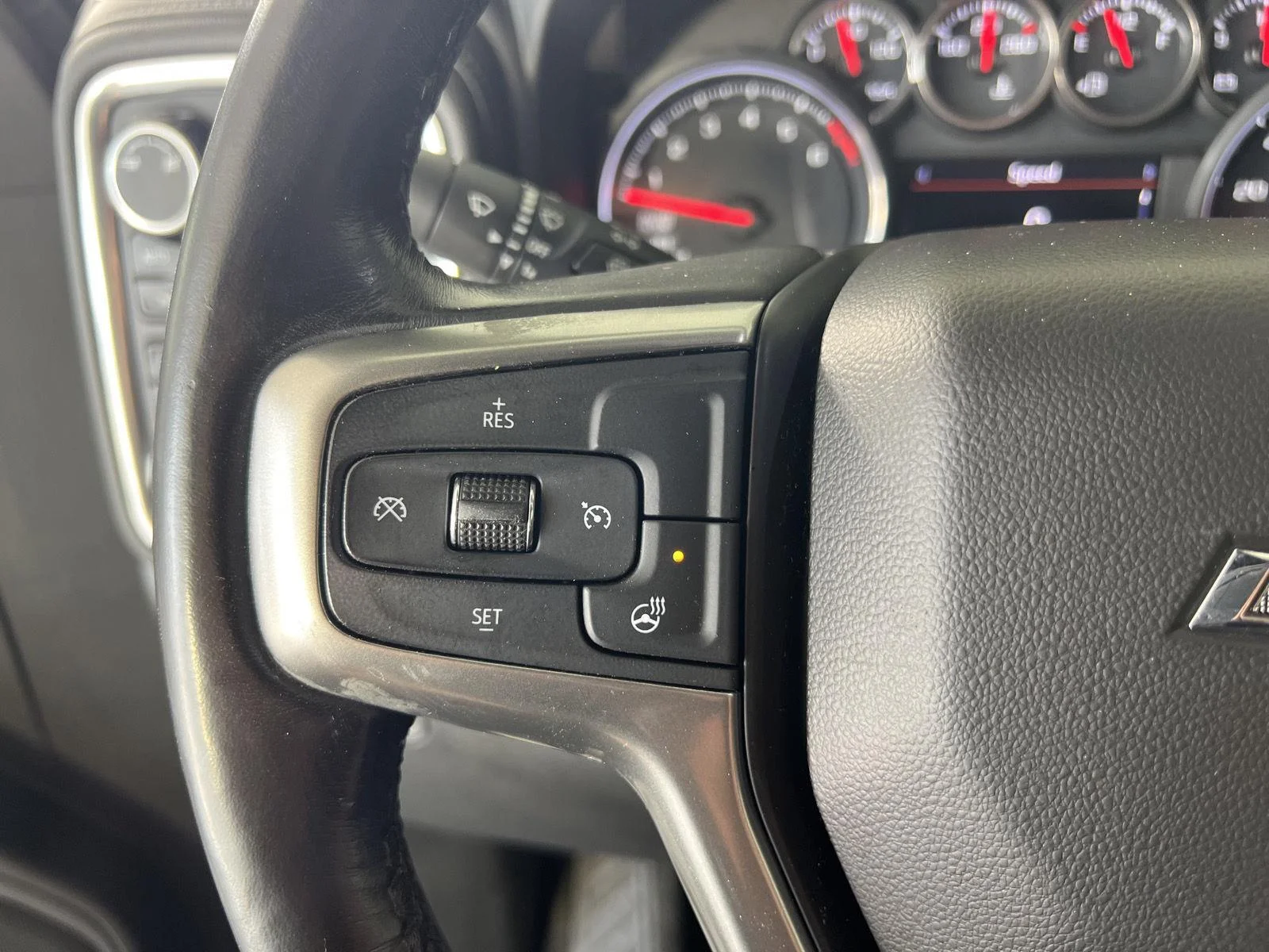Used 2019 BLACK Chevrolet RST image 11
