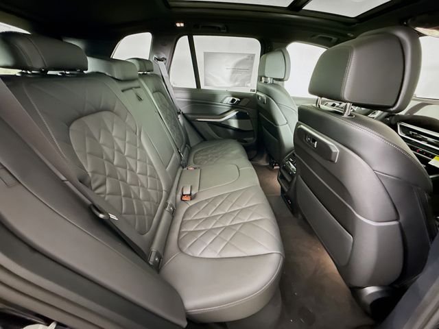 New 2026 Black Sapphire Metallic BMW xDrive40i image 28