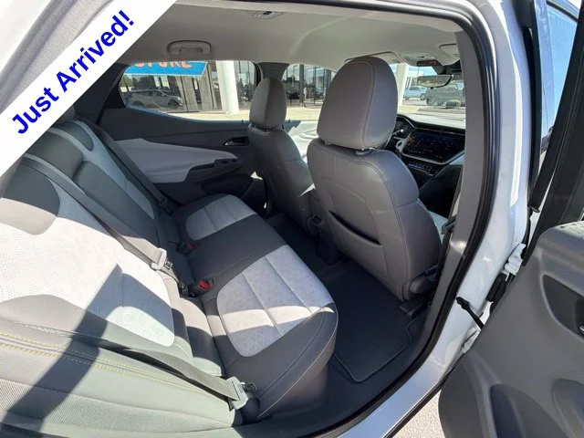Used 2023 White Chevrolet Premier image 32