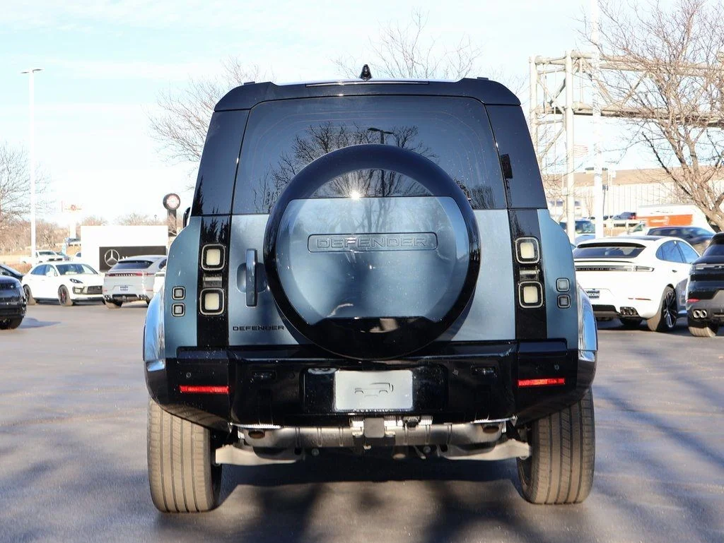 New 2026 Tasman Blue Metallic Land Rover X-Dynamic SE image 6
