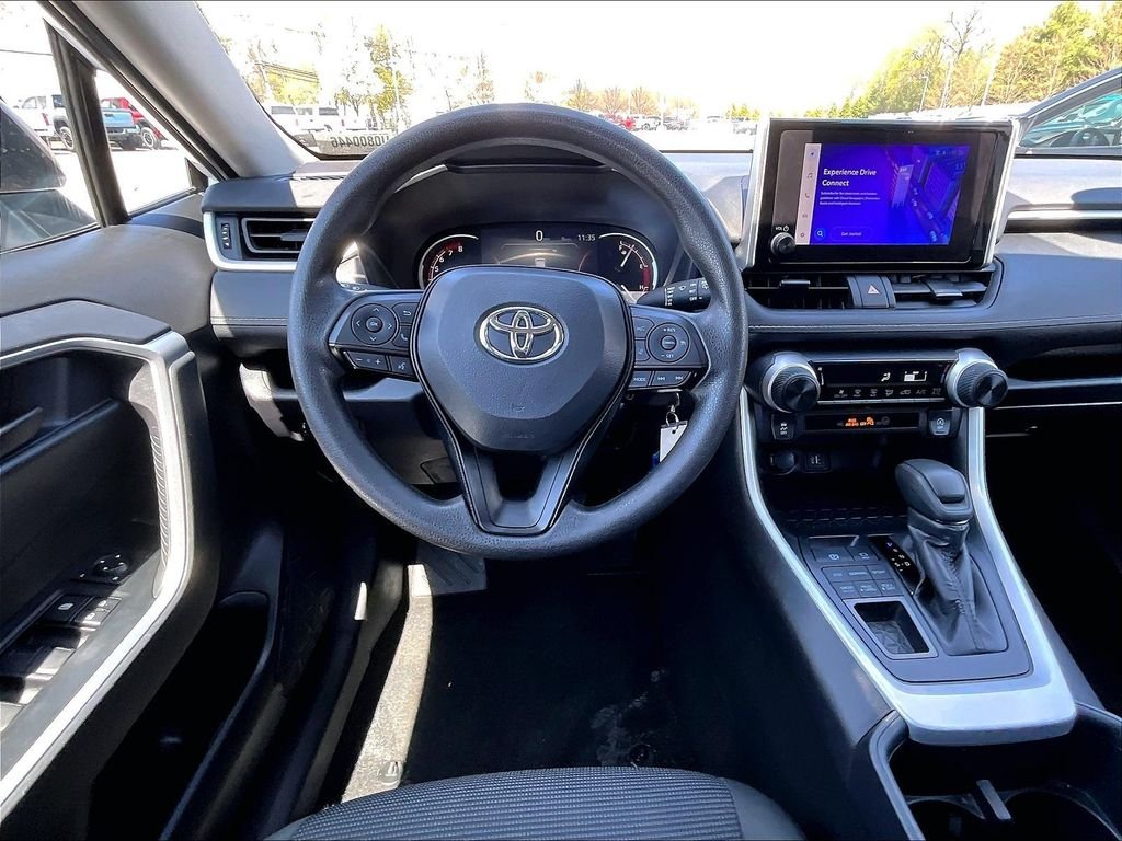 Used 2025 Ice Toyota LE image 17