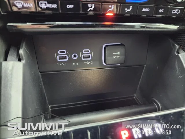 New 2025 Baltic Gray Metallic Clear-Coat Exterior Paint Jeep Limited image 59