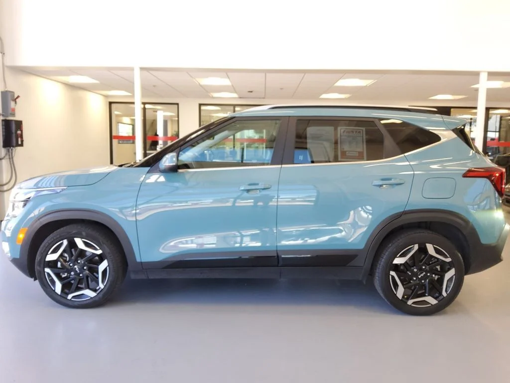 Certified Used 2024 Blue Kia SX image 28