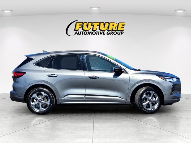 Used 2023 Gray Ford ST-Line image 3