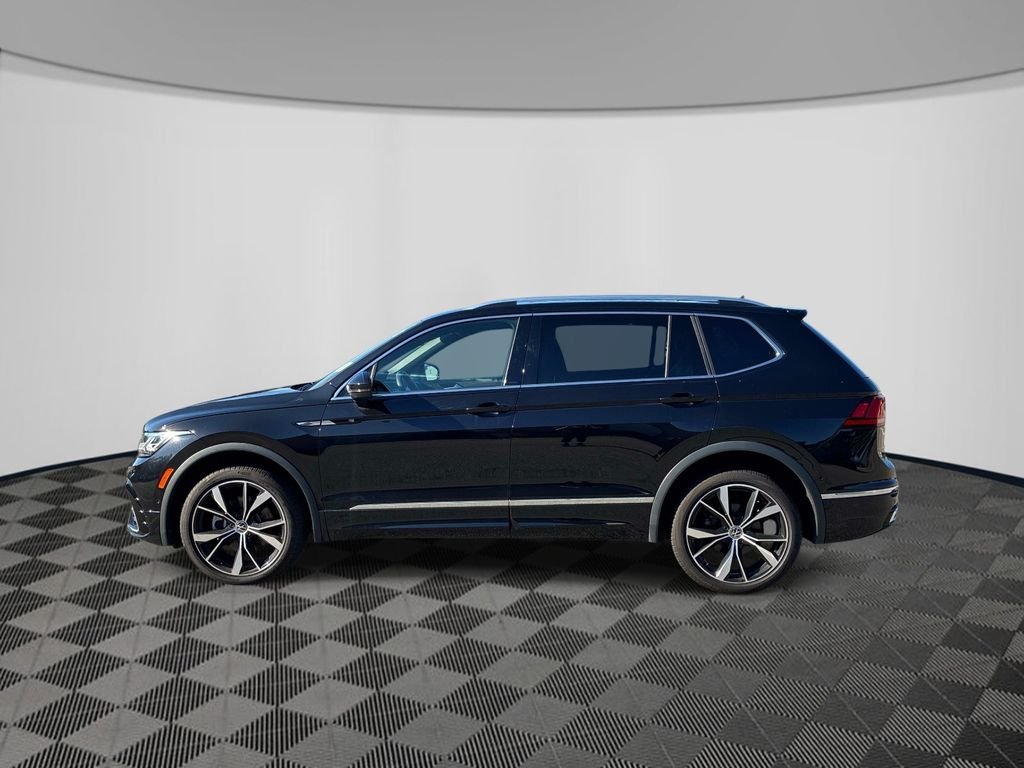 Used 2024  Volkswagen 2.0T SEL R-Line image 2