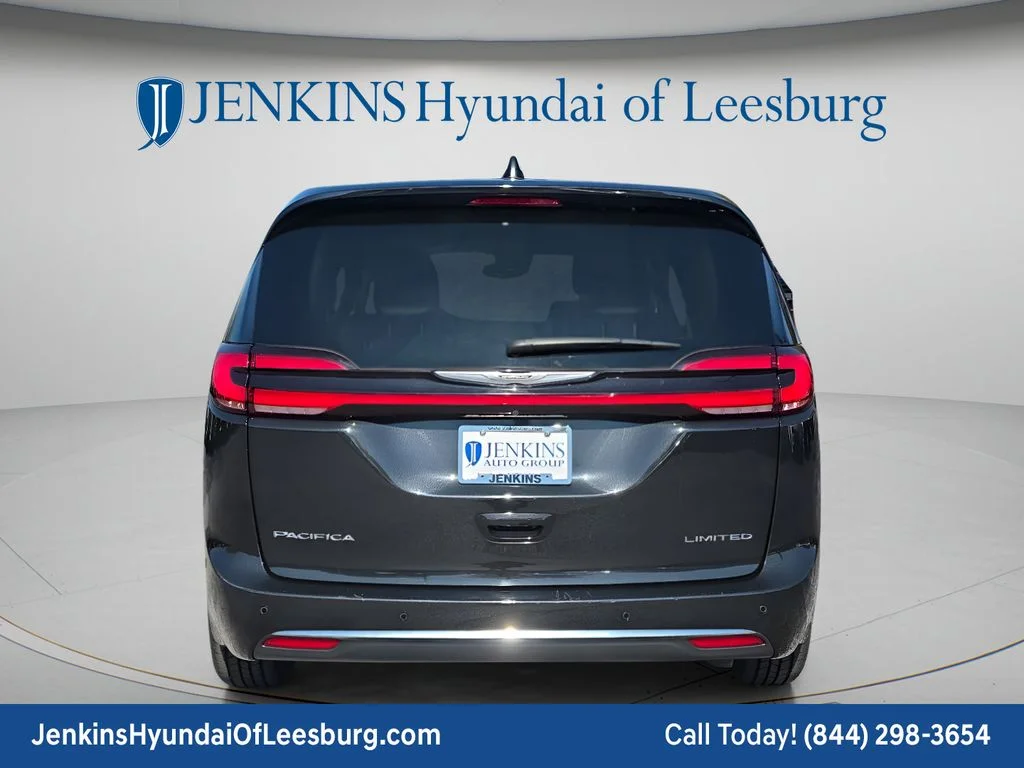 Used 2024 Black Chrysler Limited image 5