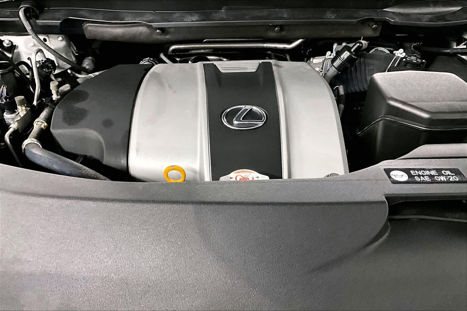 Used 2018 Eminent White Pearl Lexus  image 32