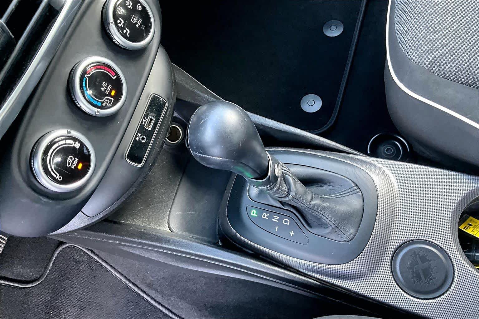Used 2017 Blu Venezia (Blue Metallic) FIAT Pop image 15