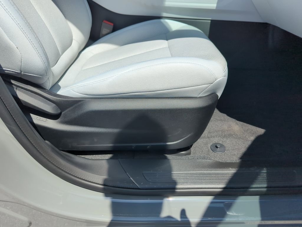 New 2026 Sting-Gray Clearcoat Jeep Laredo image 35