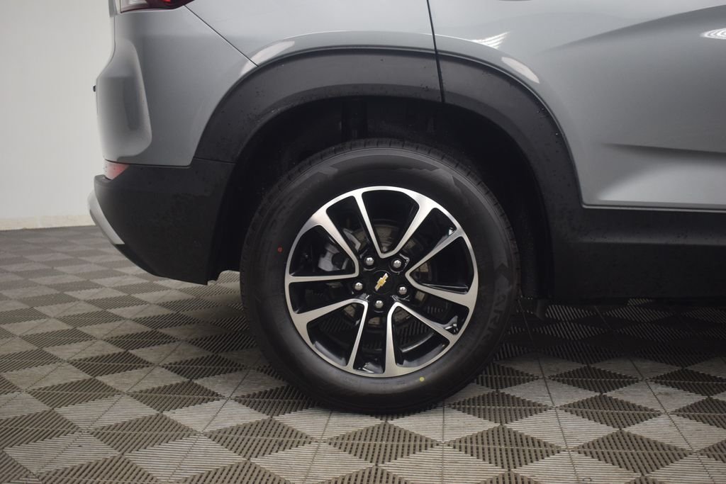 Used 2024 Gray Chevrolet LT image 24