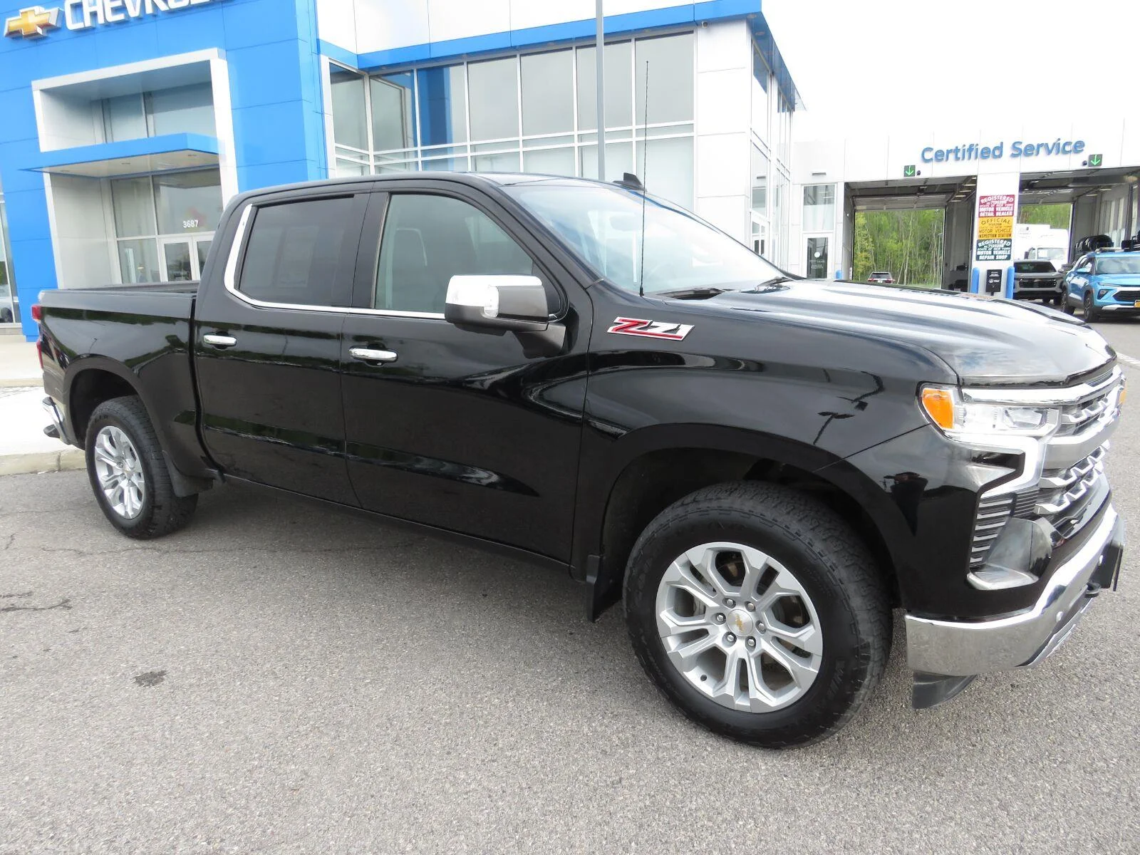 Used 2025 Black Chevrolet LTZ image 5