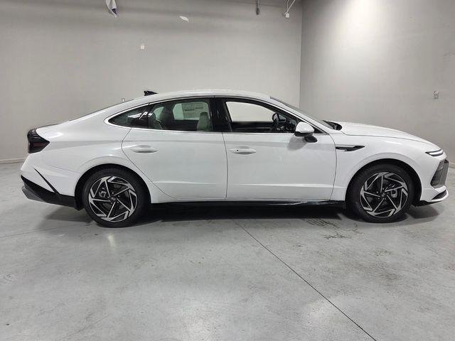 New 2026 White Hyundai SEL Sport image 13