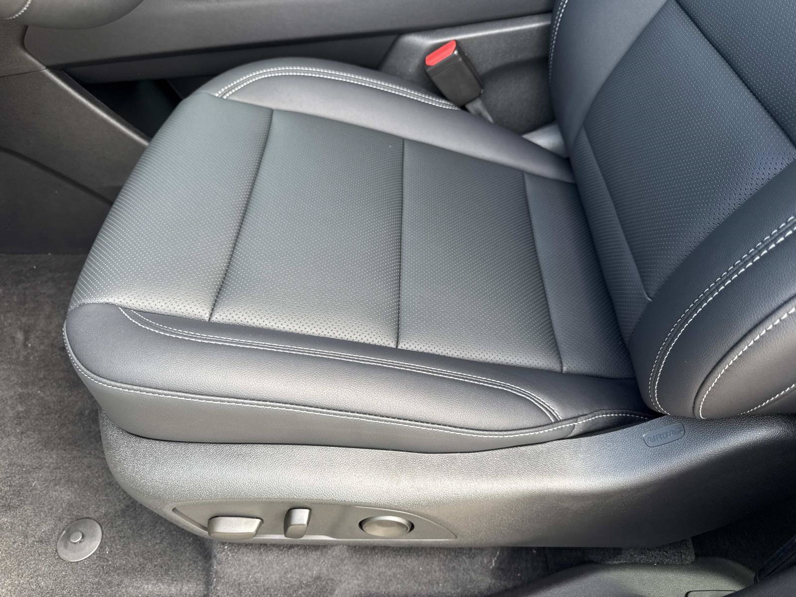 2027 Chevrolet Traverse LT - Photo 20