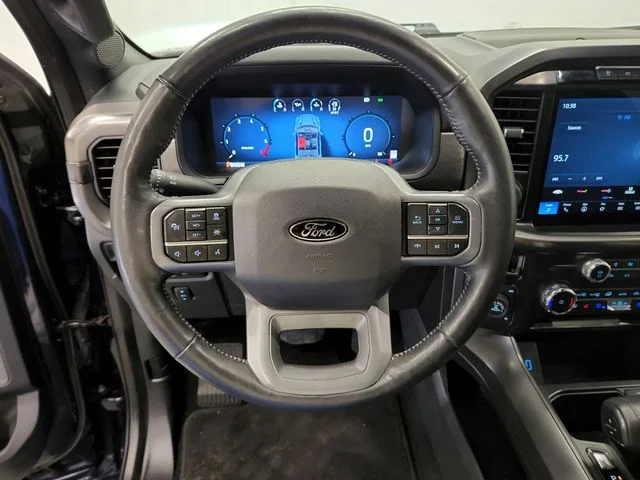 Used 2024  Ford Lariat image 20