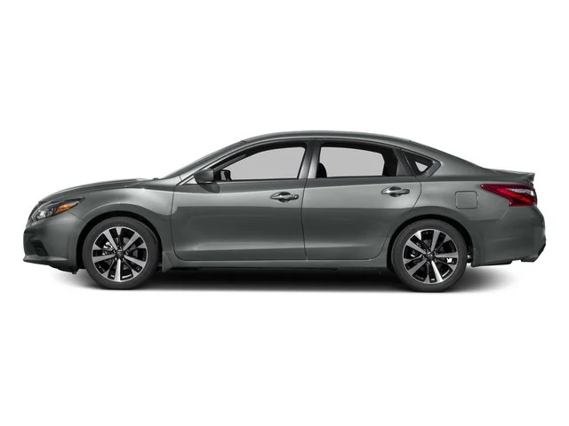 Used 2016 Gun Metallic Nissan 2.5 SR image 6