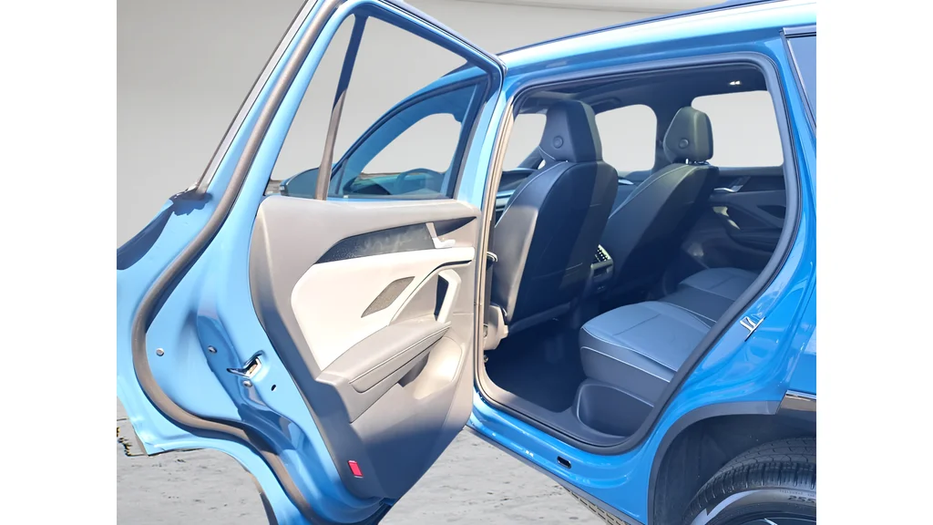 2025 Volkswagen Tiguan SE R-LINE BLACK - Photo 10