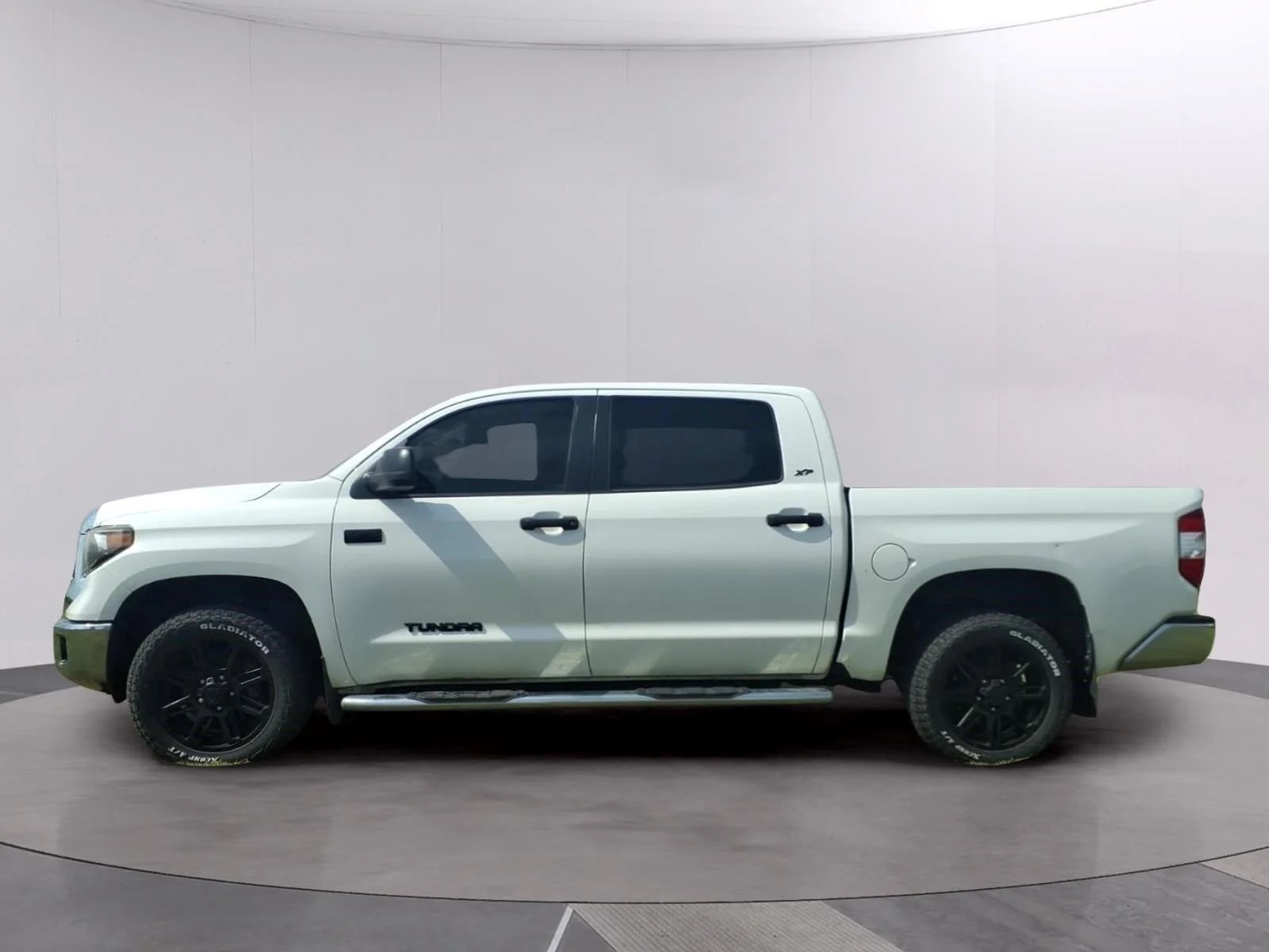 Used 2020 Super White Toyota SR5 image 3