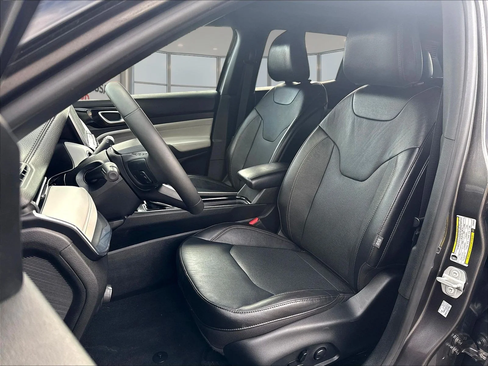 Used 2023 Crystal Metallic Jeep Limited image 22