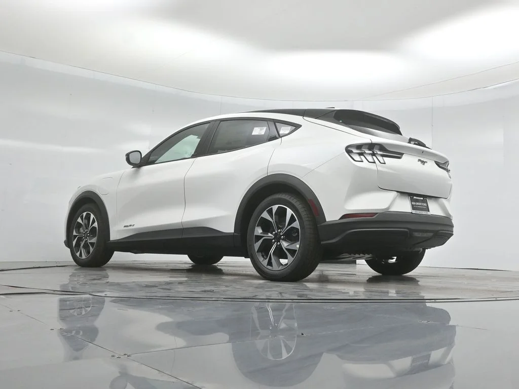 New 2026 Star White Metallic Tri-coat Ford Select image 47