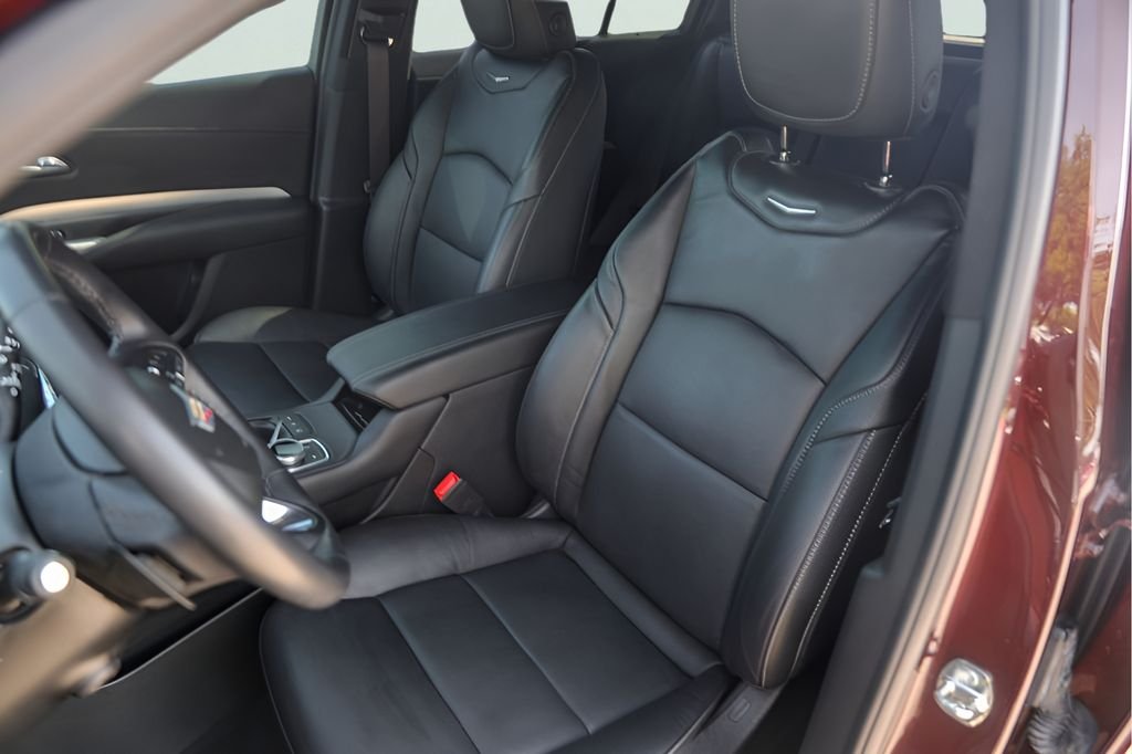 Used 2022  Cadillac Premium Luxury image 10
